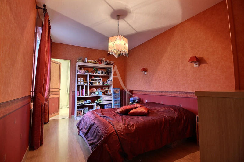 Maison - 191 m² - 8 pièces