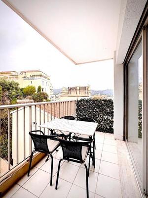 Studio - 25 m² - 1 pièce