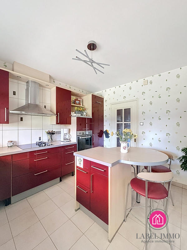 Maison - 176 m² - 8 pièces