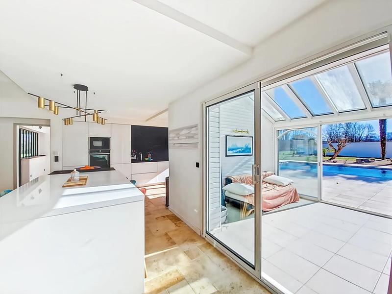 Maison - 220 m² - 7 pièces