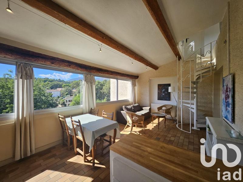 Maison - 323 m² - 12 pièces