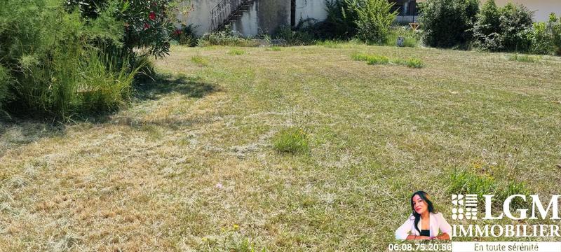 Terrain constructible - 672 m²