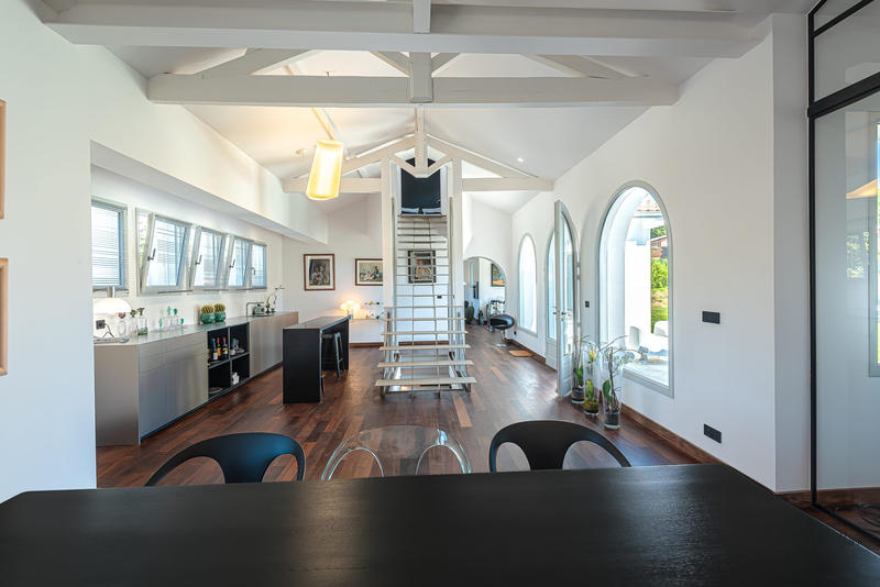 Maison - 346 m² - 6 pièces