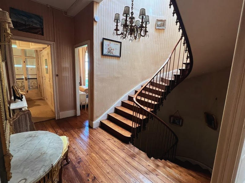 Propriété - 200 m² - 9 pièces