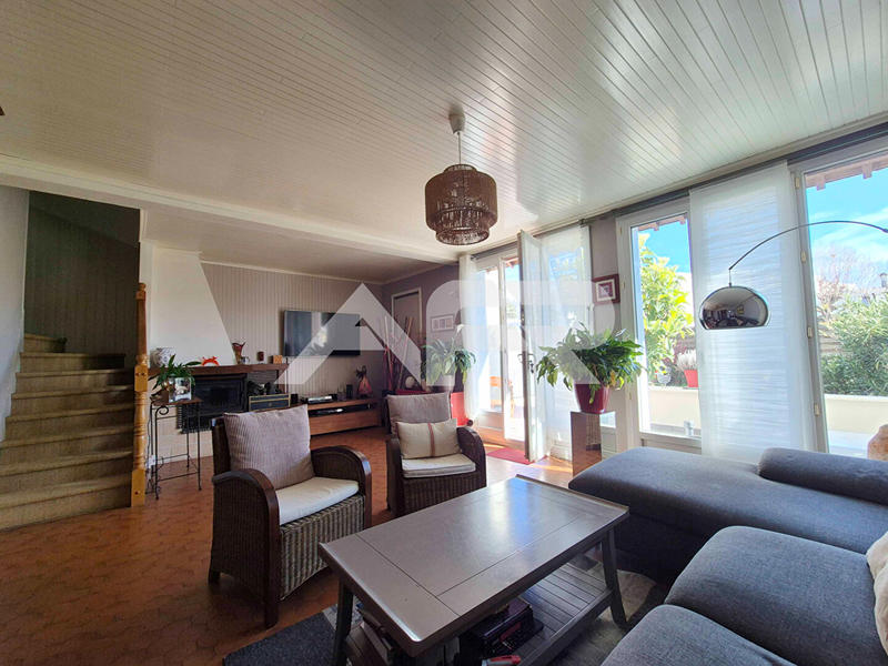 Maison - 95 m² - 6 pièces