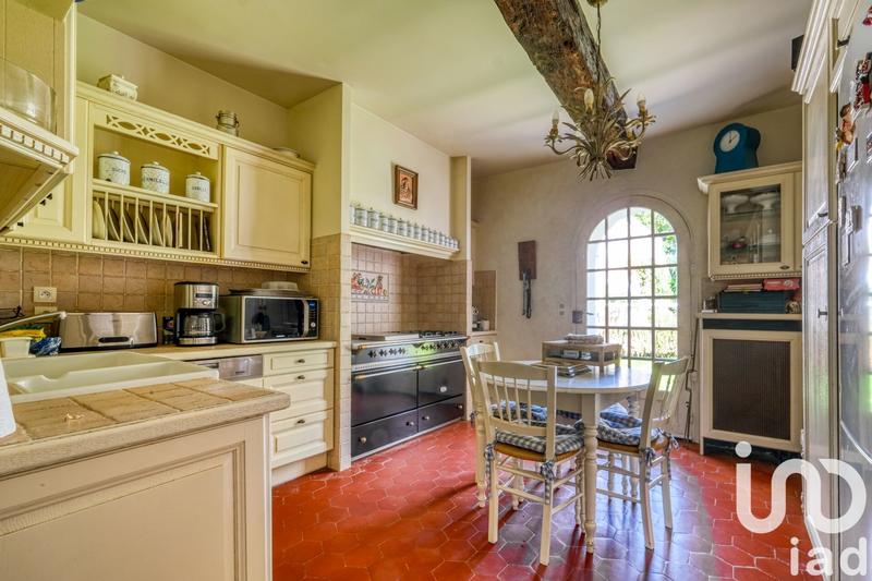 Maison - 315 m² - 11 pièces