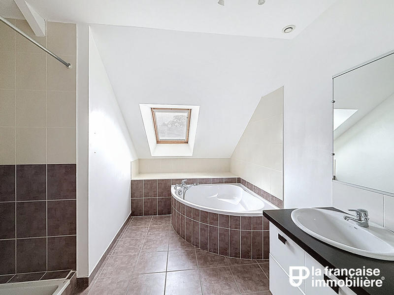 Maison - 171 m² - 8 pièces