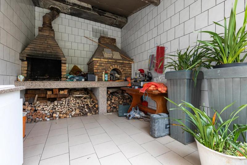 Maison - 220 m² - 6 pièces