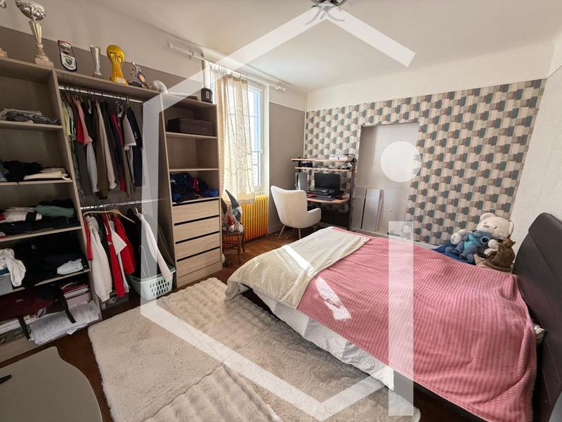 Maison - 200 m² - 7 pièces