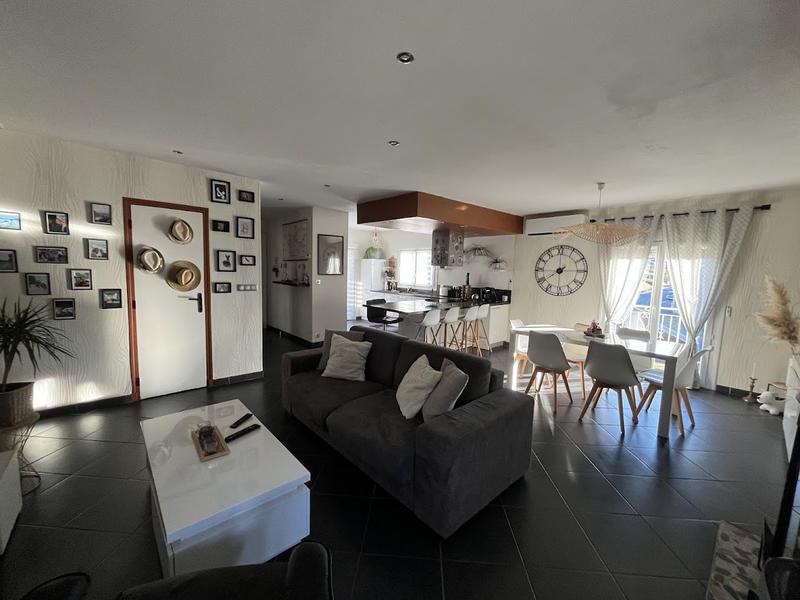 Maison - 220 m² - 9 pièces