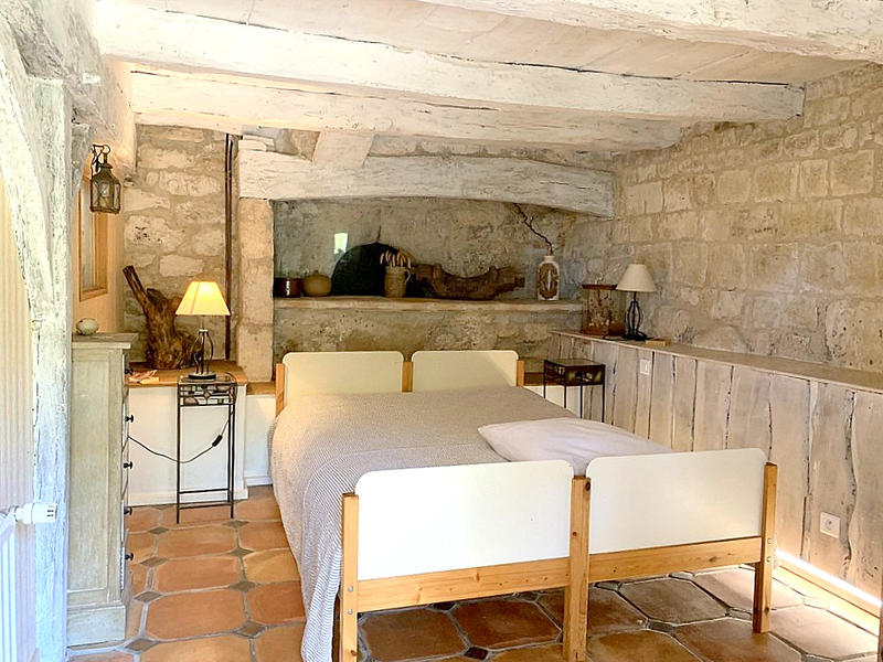 Maison - 420 m² - 18 pièces