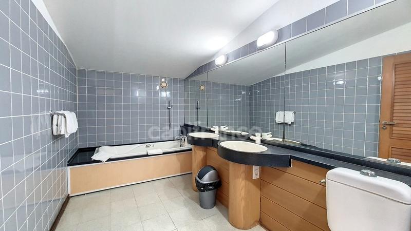 Fonds de commerce - 1 363 m²