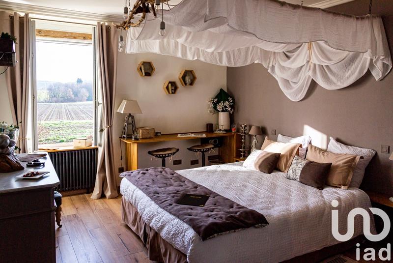 Maison - 680 m² - 18 pièces