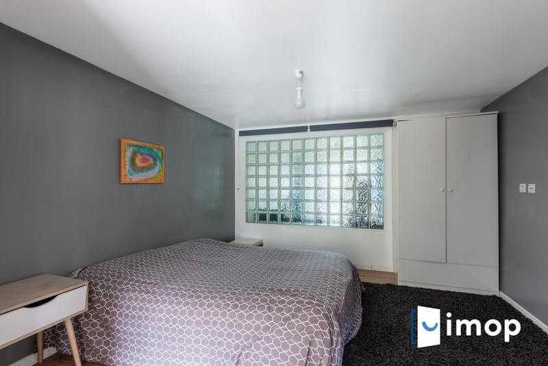 Maison - 220 m² - 8 pièces