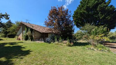 Maison - 282 m² - 12 pièces