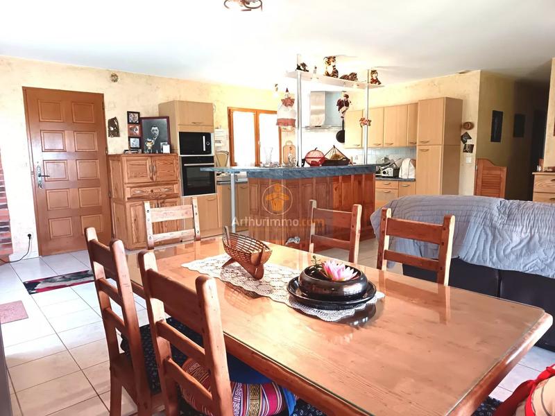 Maison - 93 m² - 4 pièces