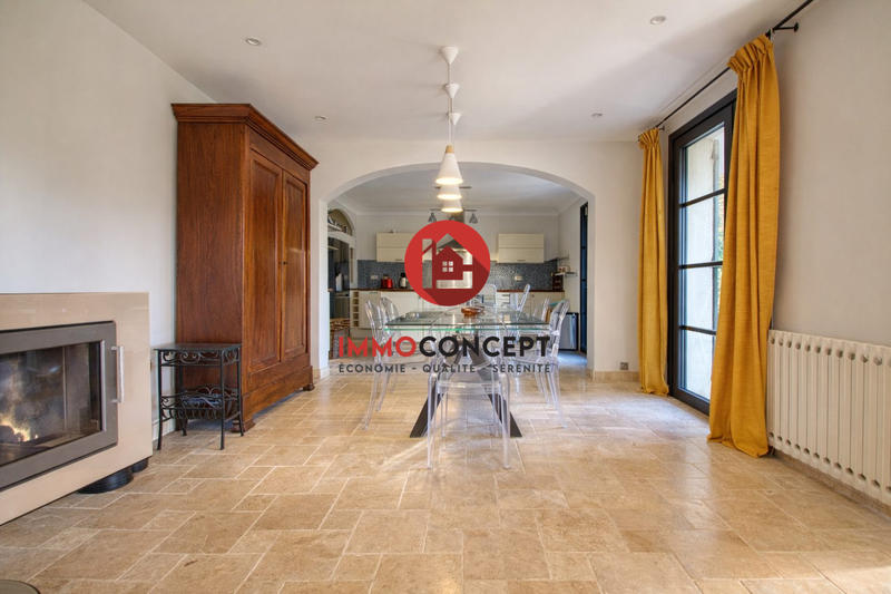 Villa - 260 m² - 7 pièces