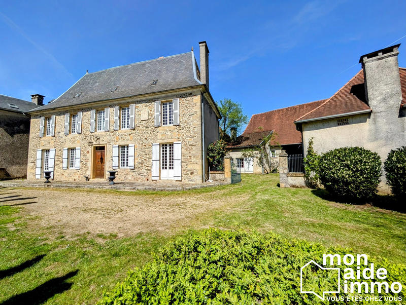 Maison - 176 m² - 8 pièces