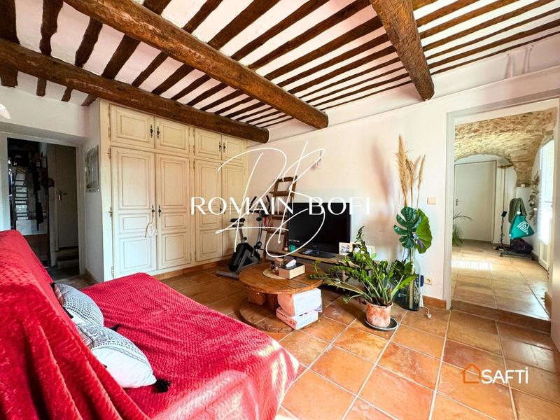 Maison - 250 m² - 11 pièces