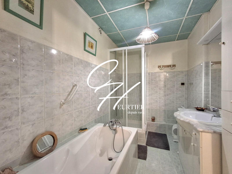 Appartement - 96 m² - 5 pièces