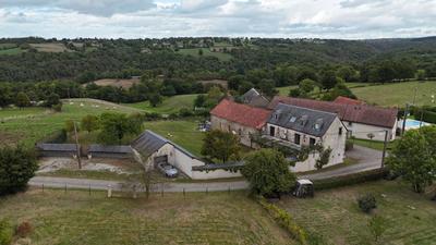 Maison - 240 m² - 7 pièces