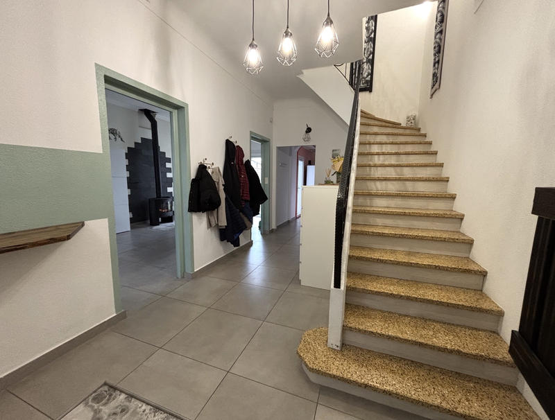 Maison - 98 m² - 4 pièces