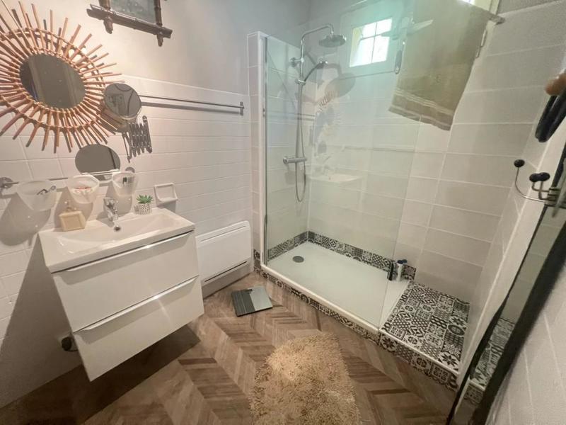 Entrepôt - 1 000 m² - 6 pièces