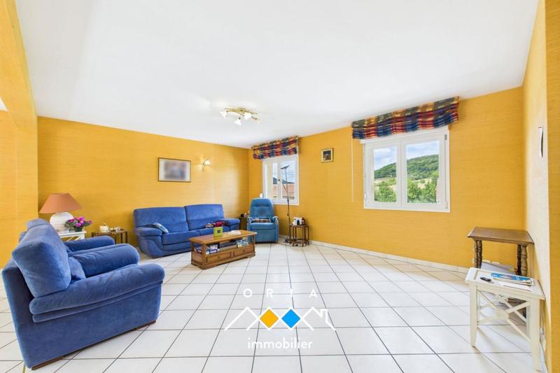 Maison - 180 m² - 9 pièces