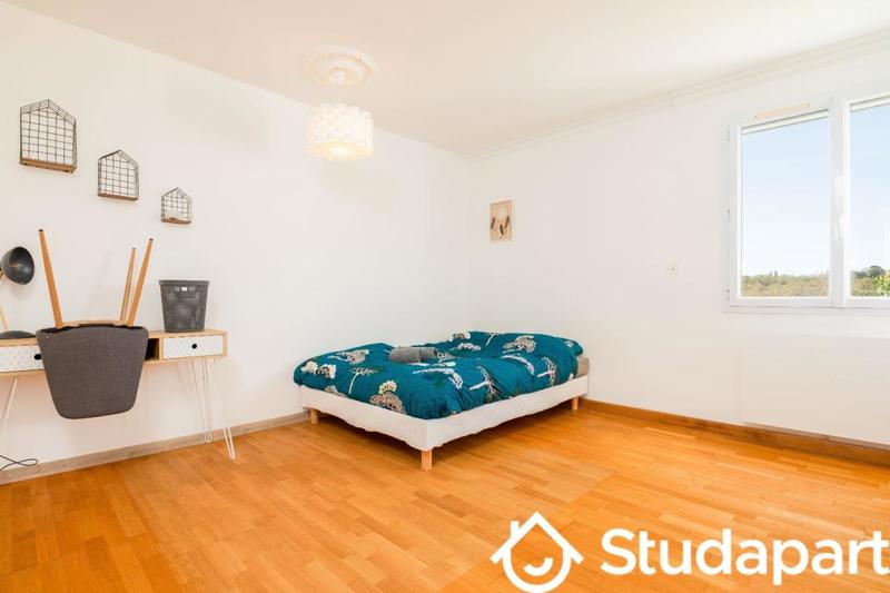 Chambre - 9 m² - 1 pièce