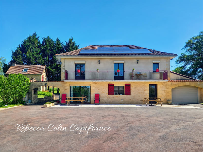 Maison - 199 m² - 9 pièces