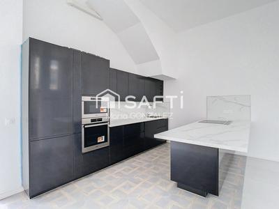 Maison - 254 m² - 8 pièces