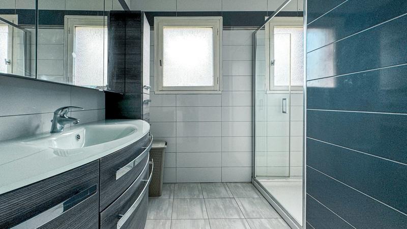 Maison traditionnelle - 144 m² - 7 pièces