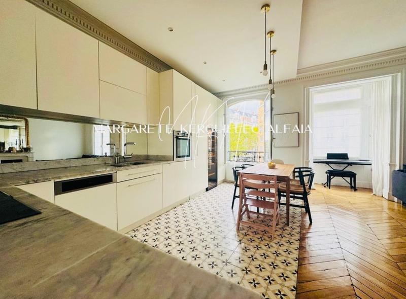 Appartement - 92 m² - 4 pièces