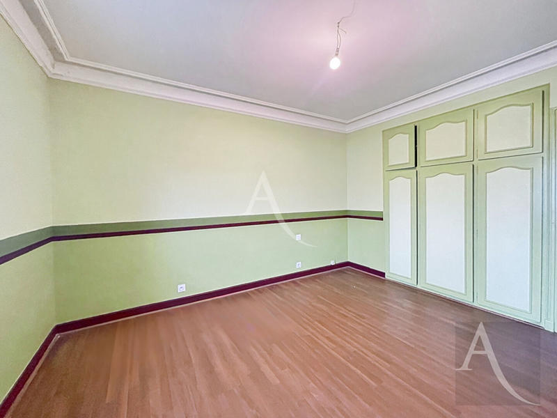 Maison - 170 m² - 8 pièces