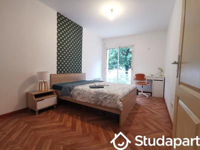 Chambre - 12 m² - 1 pièce