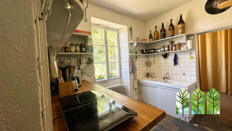 Maison - 317 m² - 14 pièces