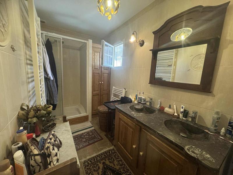 Maison - 248 m² - 9 pièces