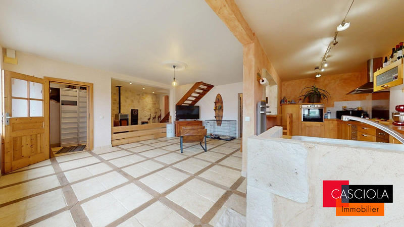 Maison - 200 m² - 5 pièces