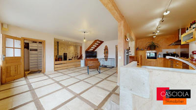 Maison - 200 m² - 5 pièces