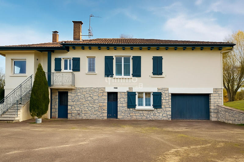 Demeure - 200 m² - 9 pièces