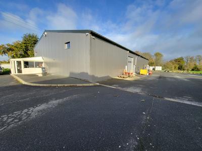 Entrepôt - 1 200 m²