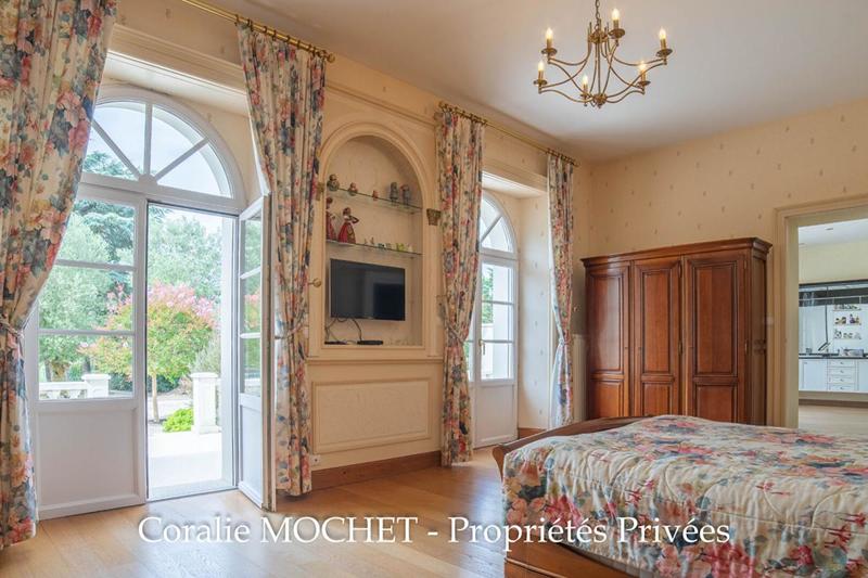 Demeure - 454 m² - 20 pièces