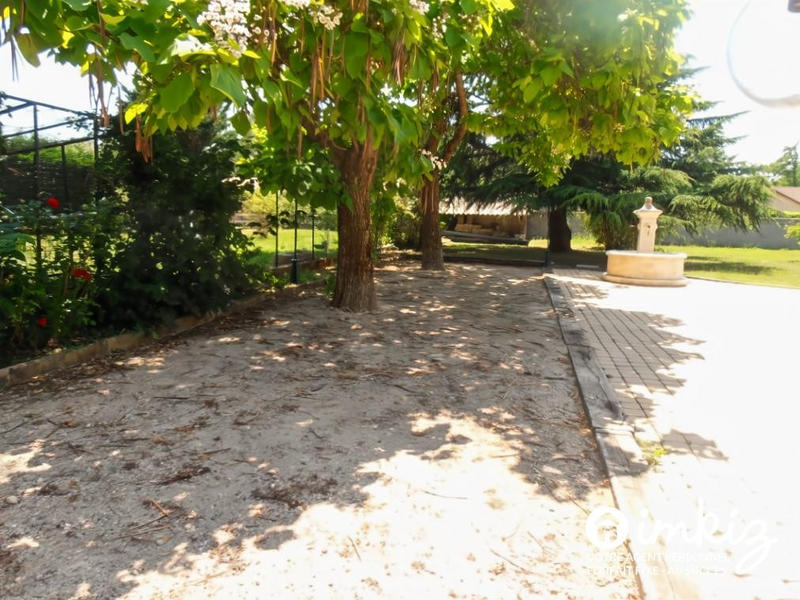 Maison - 220 m² - 9 pièces