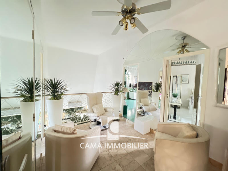 Maison - 197 m² - 7 pièces