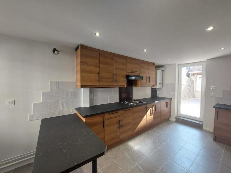 Maison - 90 m² - 5 pièces