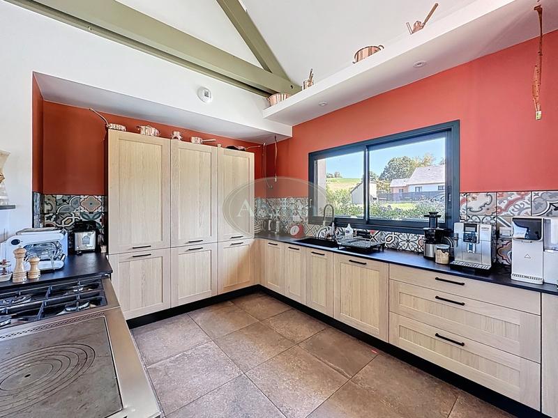 Maison - 220 m² - 5 pièces