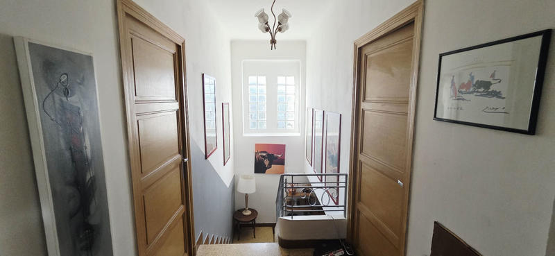 Maison - 335 m² - 15 pièces