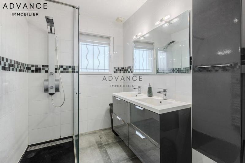 Maison - 150 m² - 7 pièces