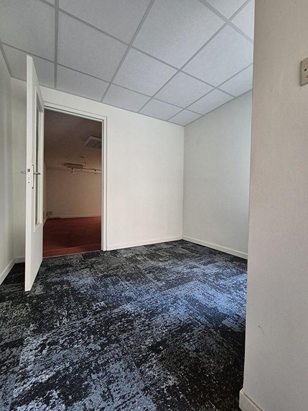 Bureau - 67 m²