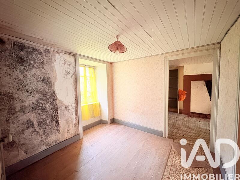 Maison - 220 m² - 7 pièces